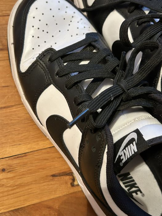 NIKE Low Dunk Black and White