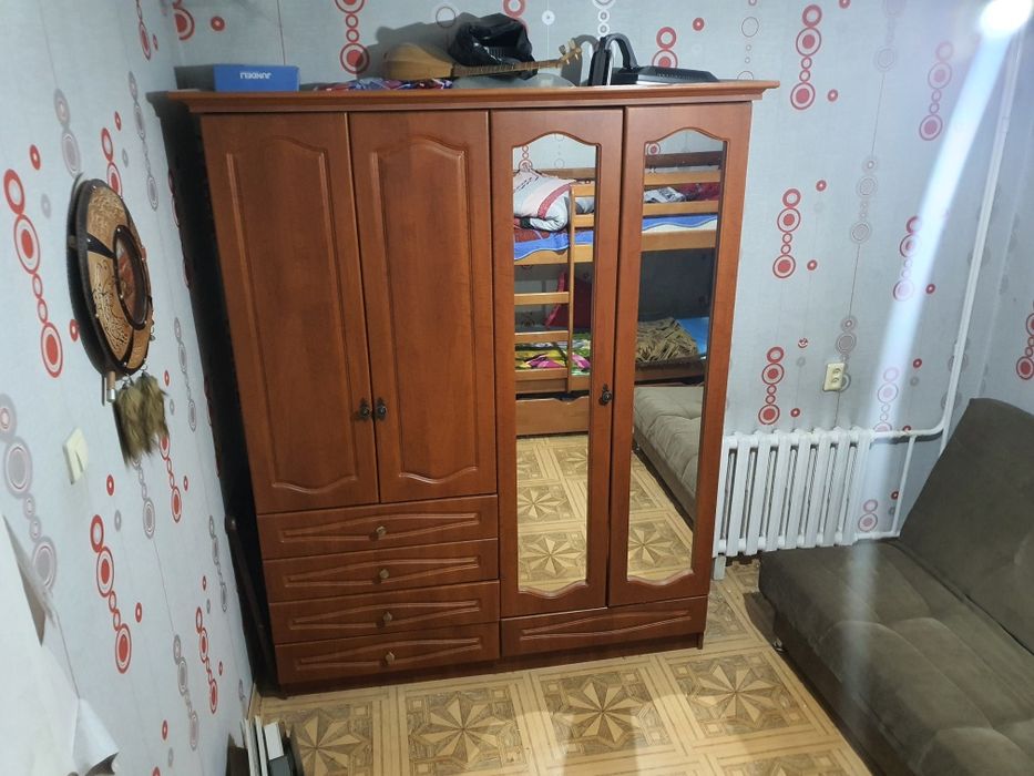 Продам шкаф от спального гарнитура