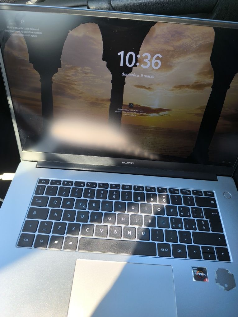 huawei matebook d15  1600lei