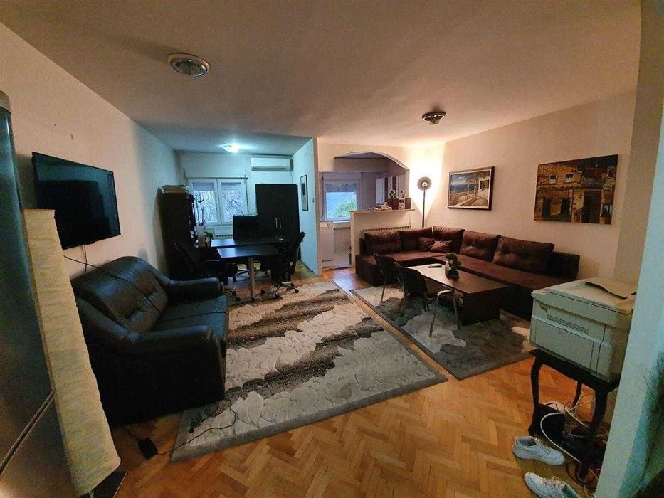 Дава се под наем Четиристаен апартамент в Пловдив, Център - 97 кв.м за 204 € - Снимка #5