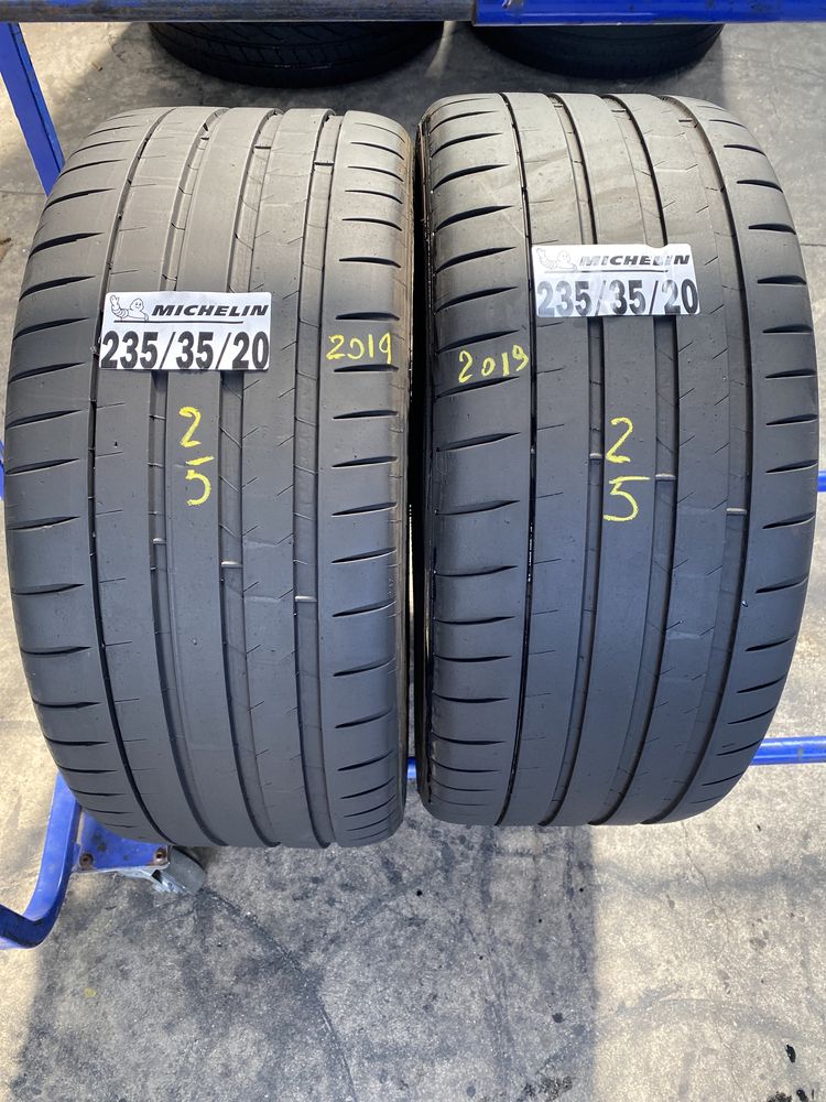 235/35/20 Michelin Vara