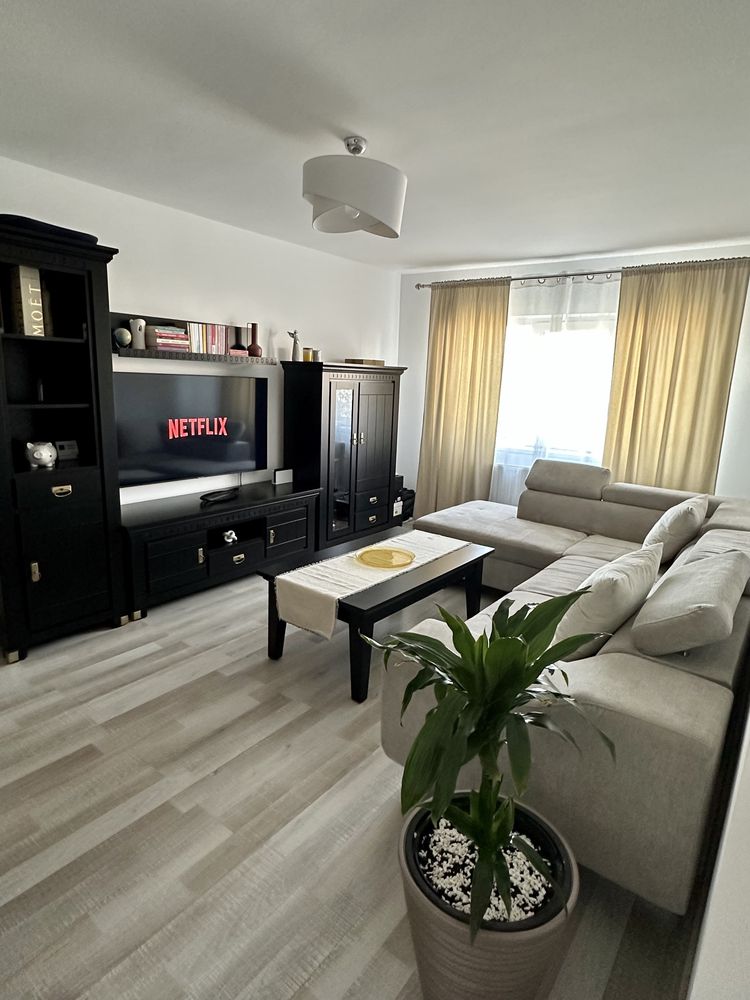 Apartament 3 camere Rovinari