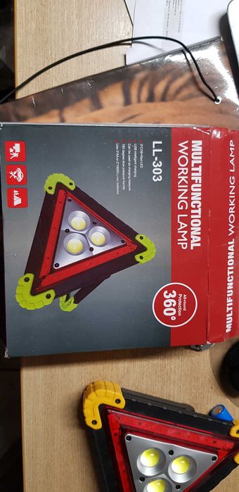 Lanterna LED Multifunctionala Semnalizare Avarie Urgenta incarcare USB