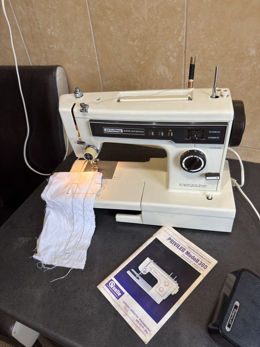 Masina de cusut festinat si butoniere Privileg Germania