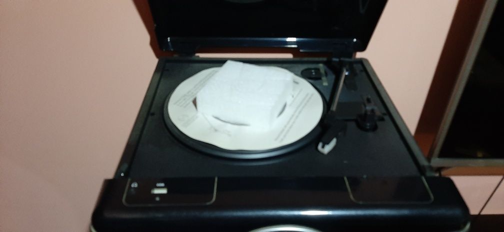 Vand pick-up  , cd , usb,radio, aux Shinelko