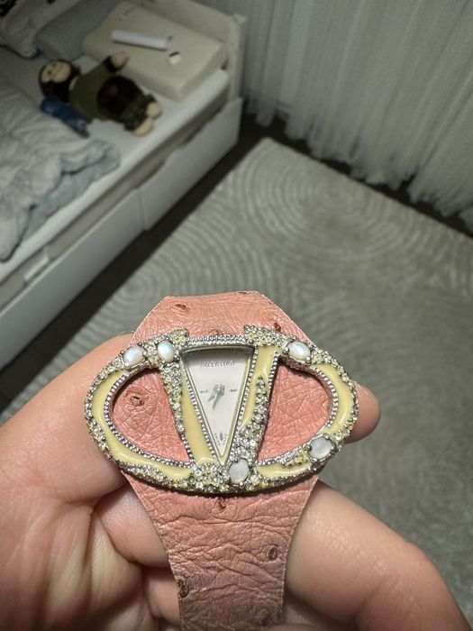 Ceas Valentino.