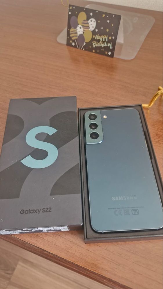 Samsung S22 в идеальном состоянии