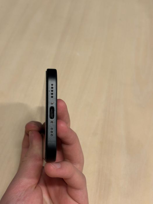 Айфон 15 в идеальном состояний