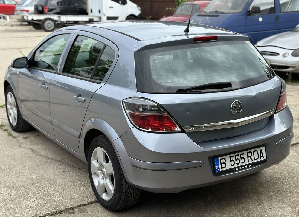 Opel Astra H • 2009 • 1.6 Benzina