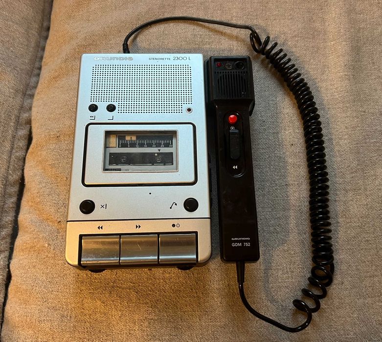 Dispozitiv de redare si inregistrare Grundig Stenorette 2300 L