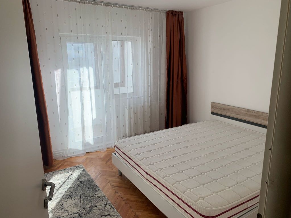 Proprietar închiriez apartament 2 camere decomandat zona Bucovina
