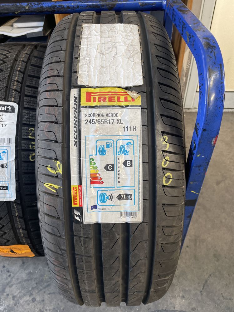 245/65/17 Pirelli 111H