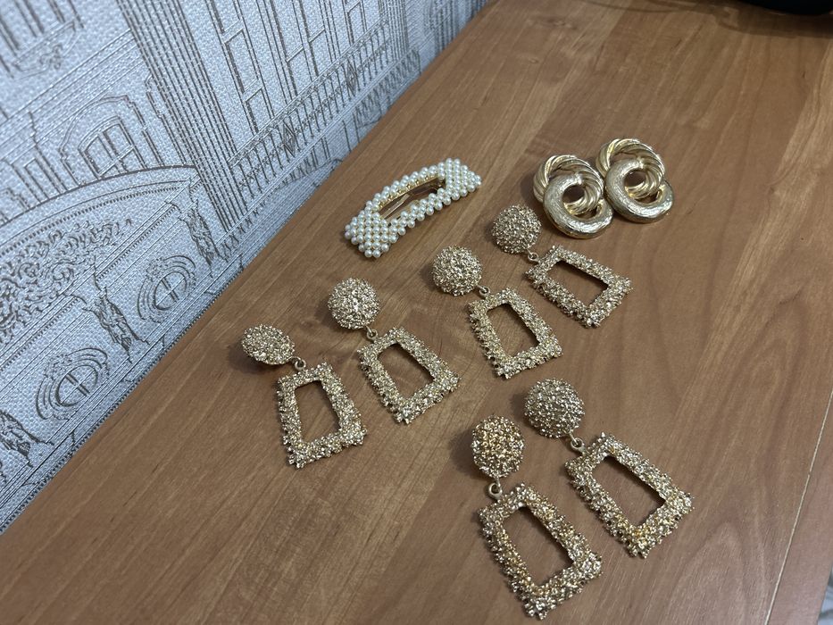 Продам серьги стильные