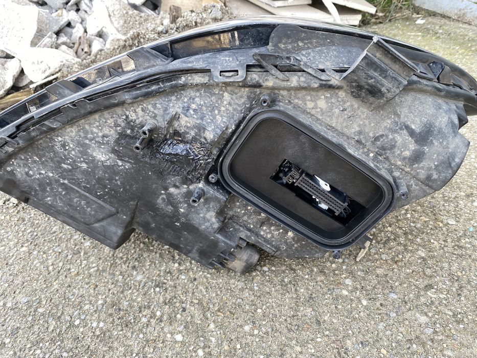 Far Mercedes CLA C117 facelift 2015 - 2018 far stanga