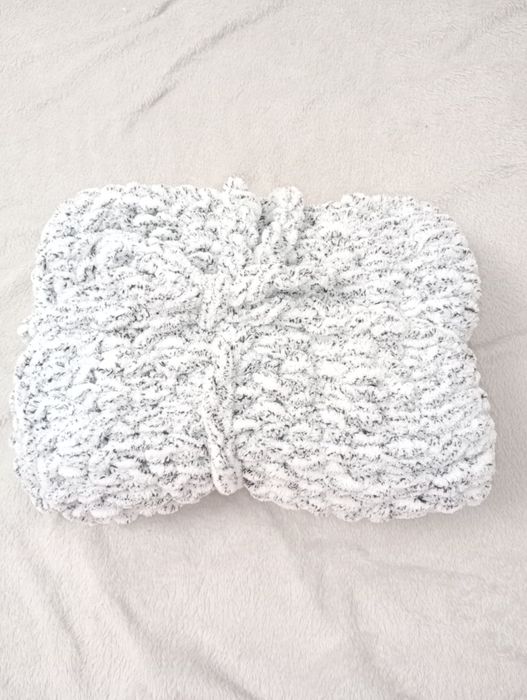 Ръчно плетени от прежда алиезе пуфи