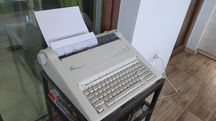 Masina de scris electrica Triump T180
