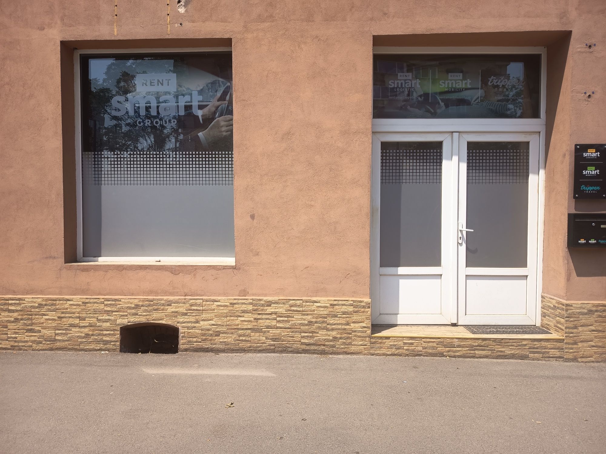 Dau in chirie spatiu comercial CENTRAL 42mp util zona Prima Shops Dec