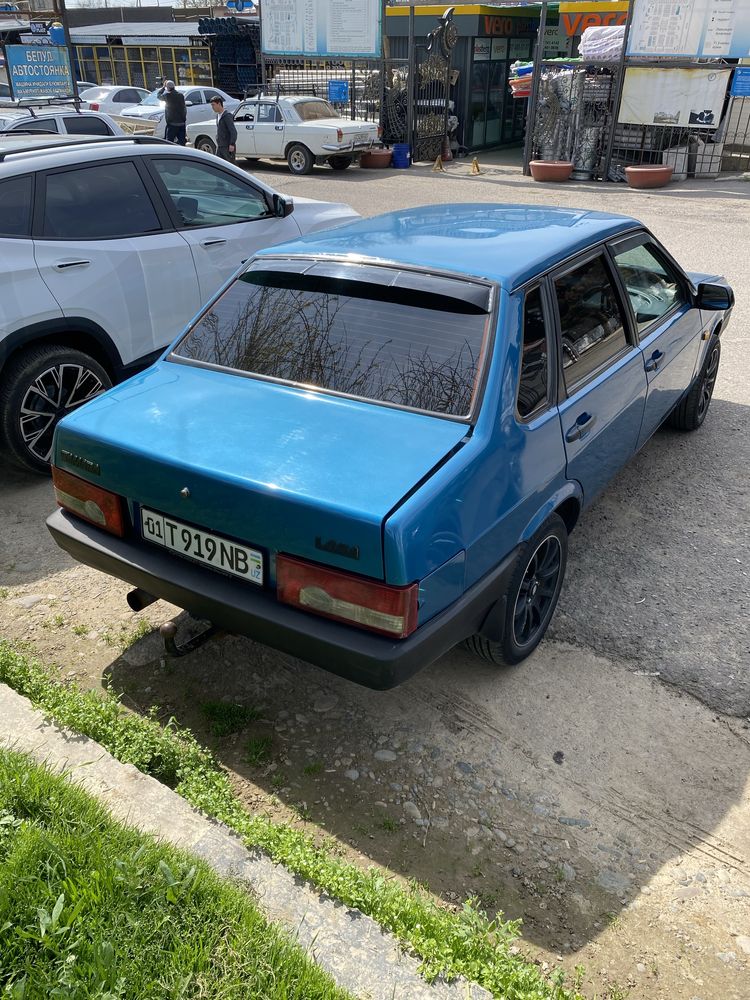 Lada 2199 sotiladi