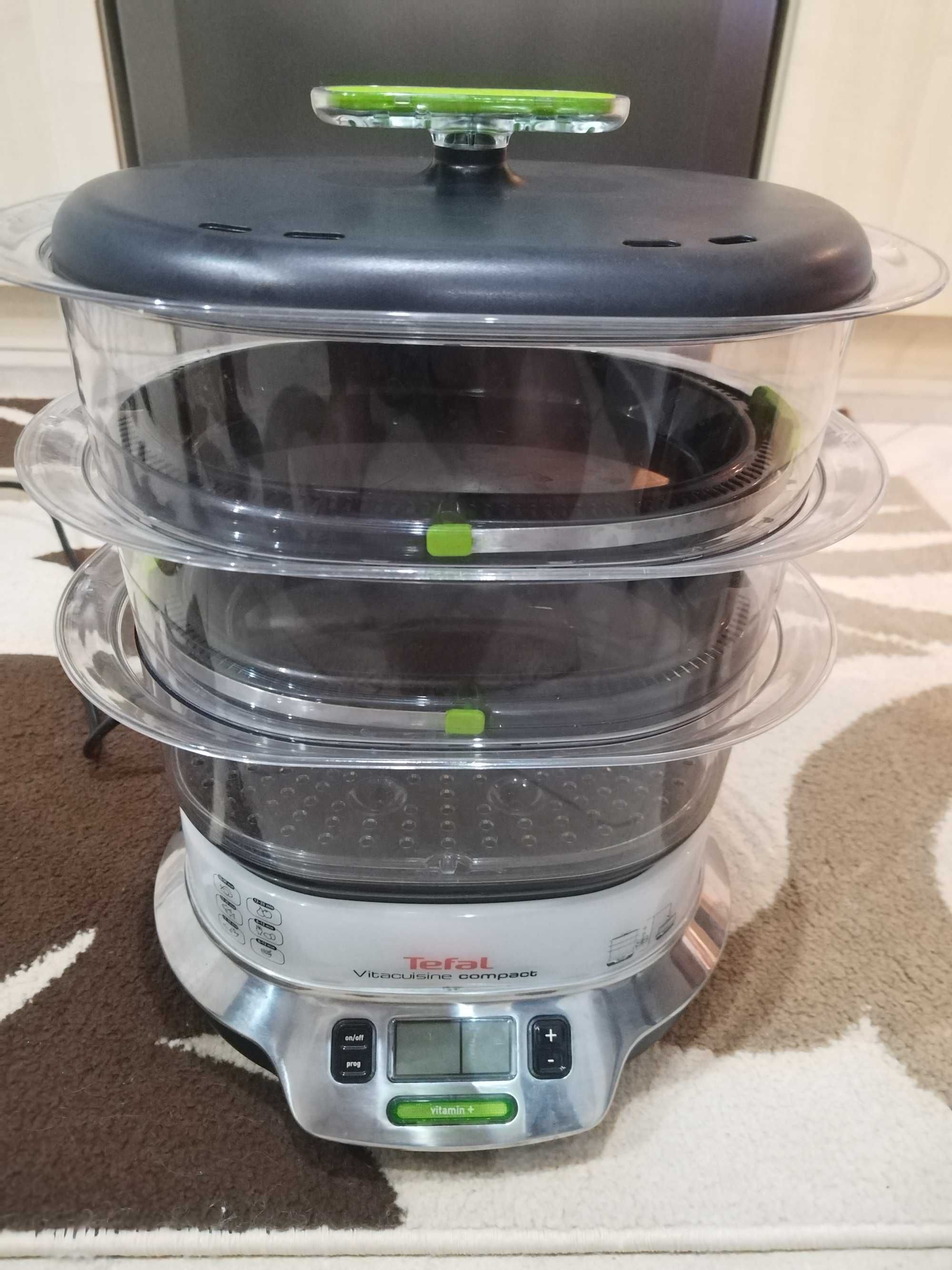 Vand aparat de  la aburi Tefal