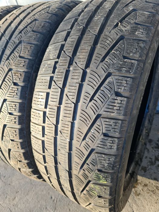 4 бр. зимни гуми 235/50/19 Pirelli MO 2x5 mm 2x 4,5 mm DOT 3612