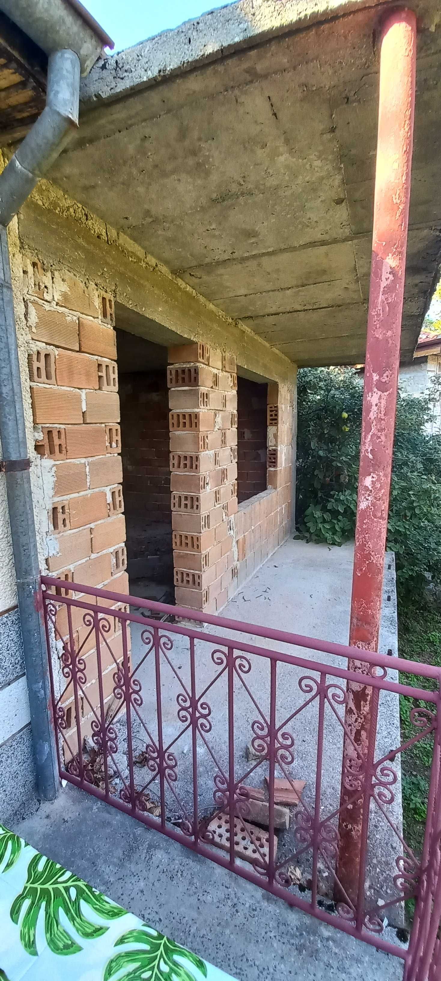 Продава от собственик къща в село Орешец Обл. Пловдив в Родопите