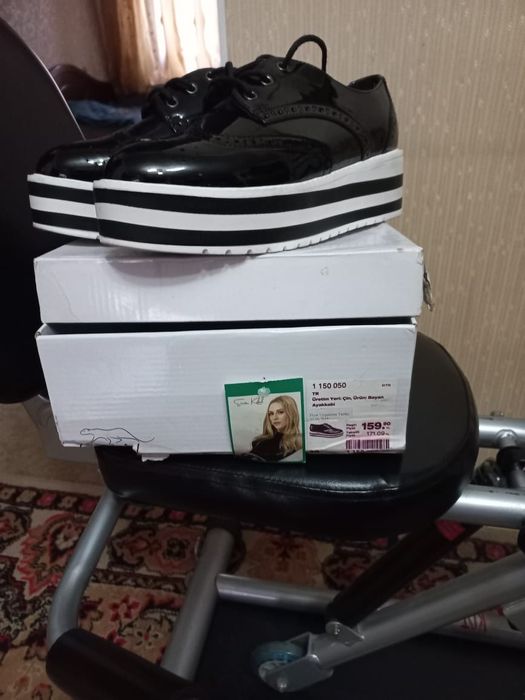 Продам обувь Женская