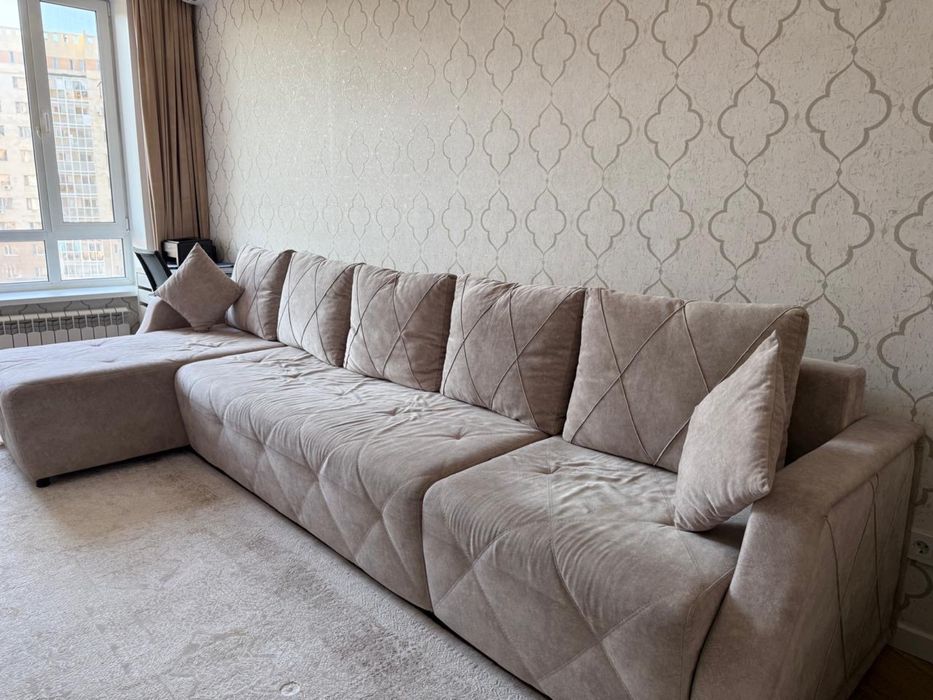 Продам диван для гостиной 4метра