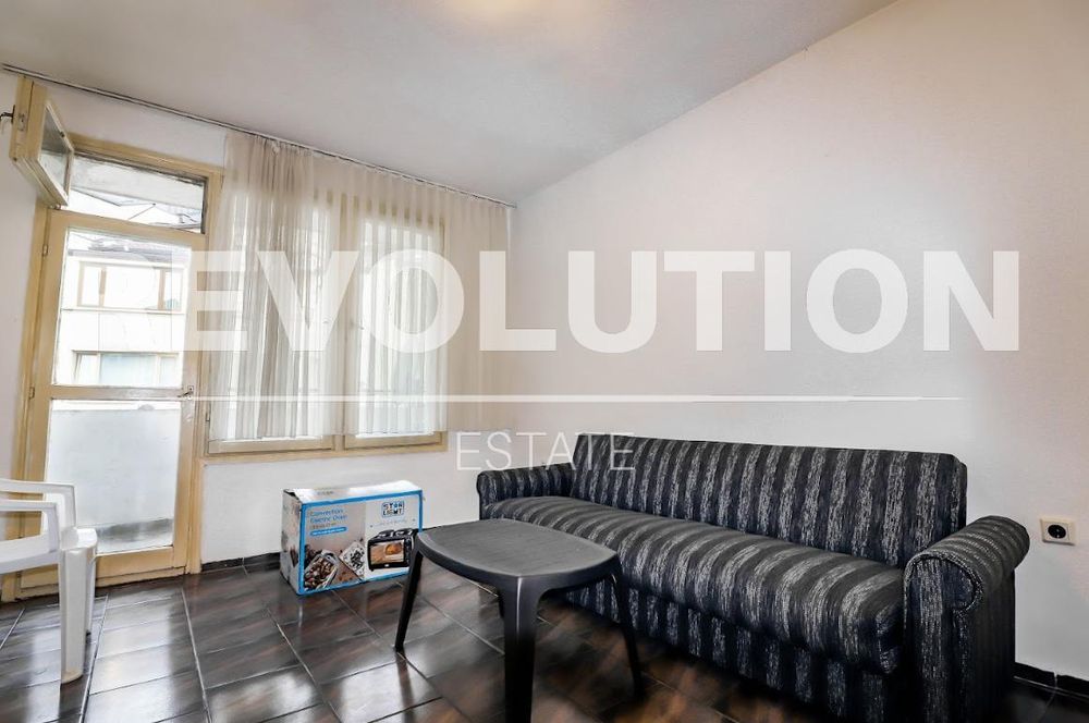 Дава се под наем Едностаен апартамент в Варна, Зимно кино Тракия - 45 кв.м за 310 € - Снимка #1