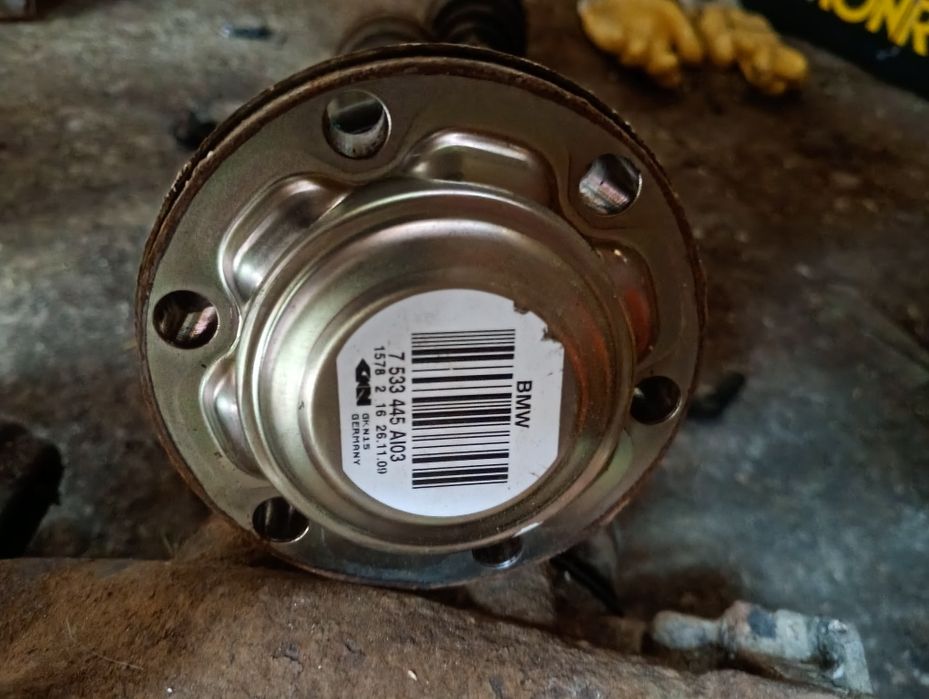 Vând diferențial BMW seria 1  + planetare