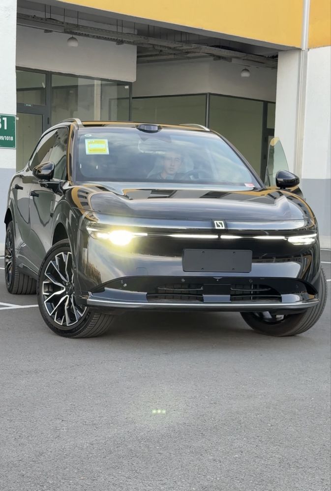 Zeekr 7X 2025 full 705 km