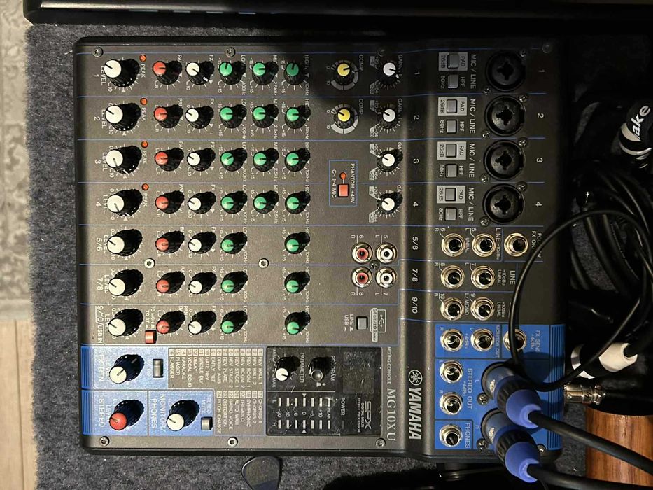 Yamaha MG10XU пулт/миксер