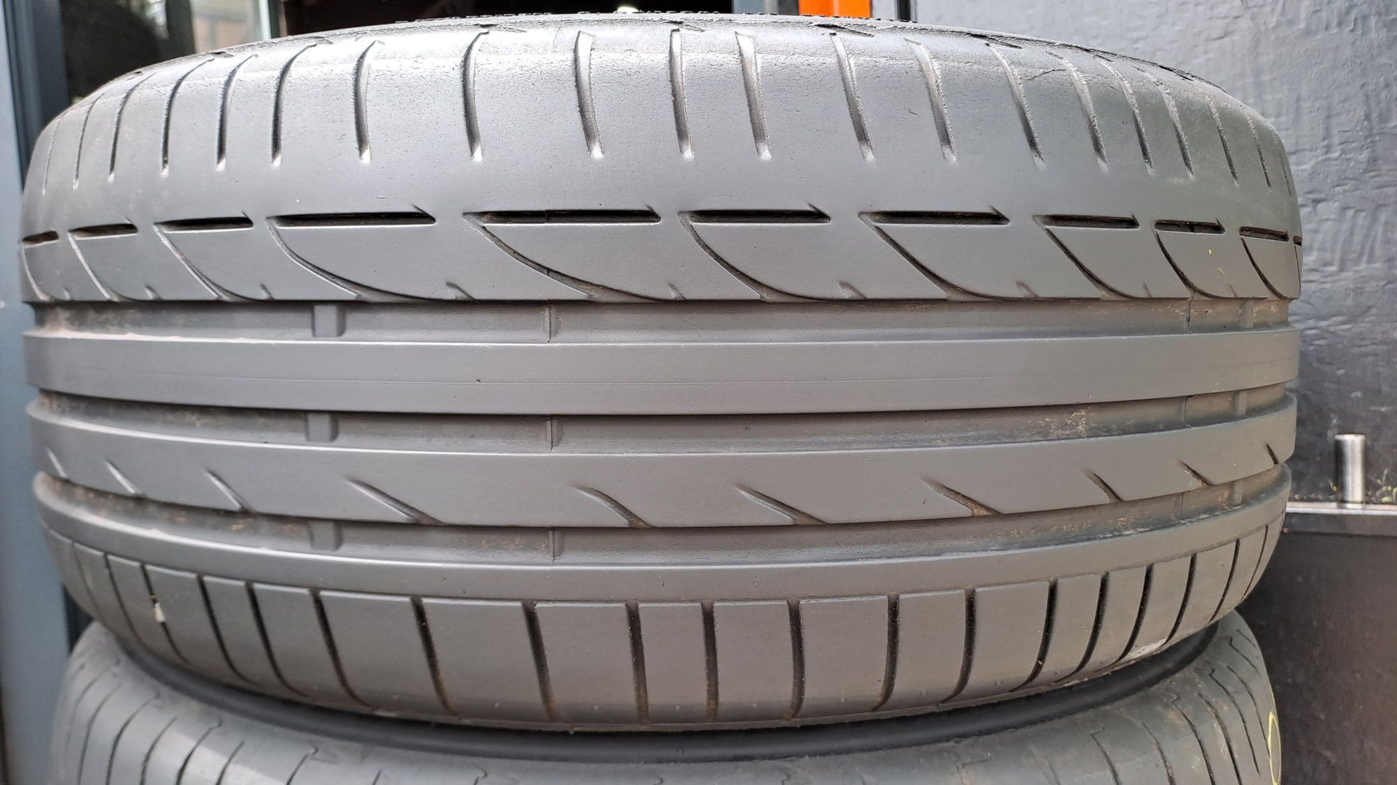 2бр. Летни 225/50/17 Bridgestone
