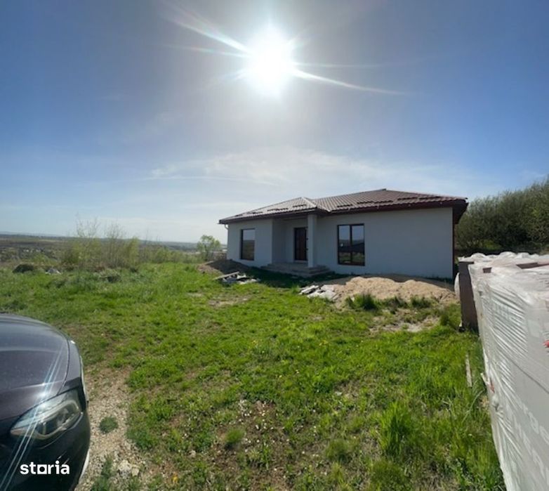 TAUTII DE SUS, casa pe 1 nivel 150mp -semifinisata, 5ari teren !