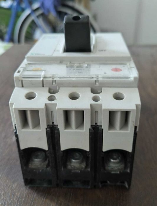 Separator de sarcina/ intrerupator de mare putere