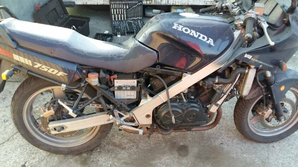 Honda VFR 750- На части