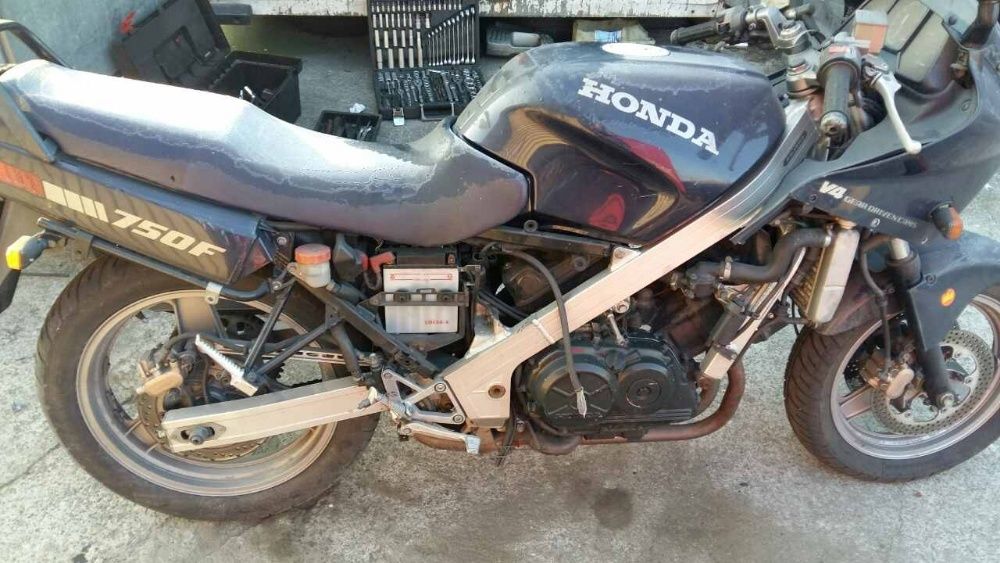 Honda VFR 750- На части