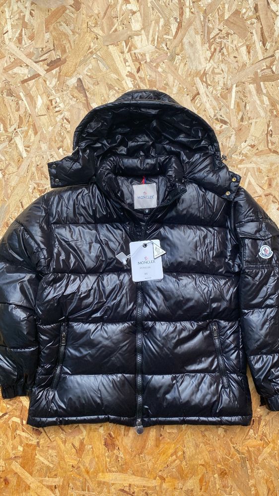 Moncler яке.