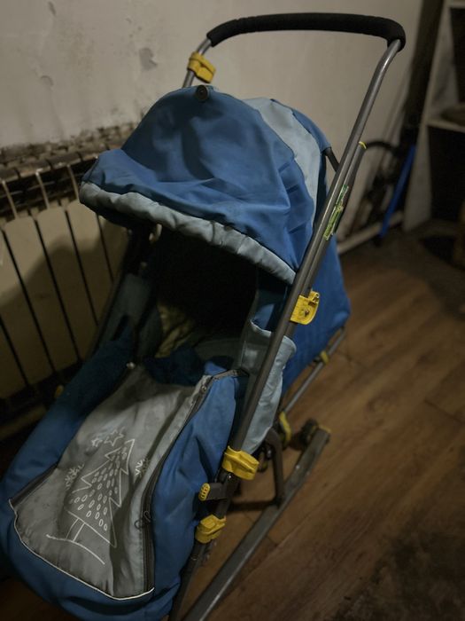 Продам санки детские