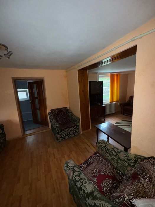 Vând casă în Lupeni cu teren de 2619mp sau schimb cu apartament
