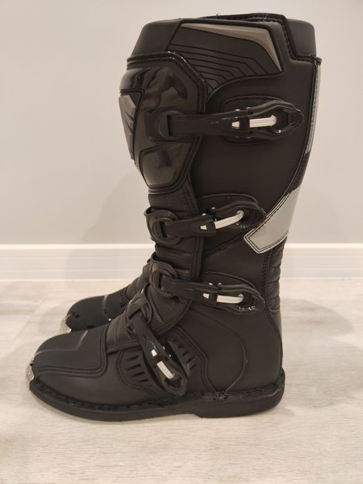 Кросови ботуши RAVEN 44 номер