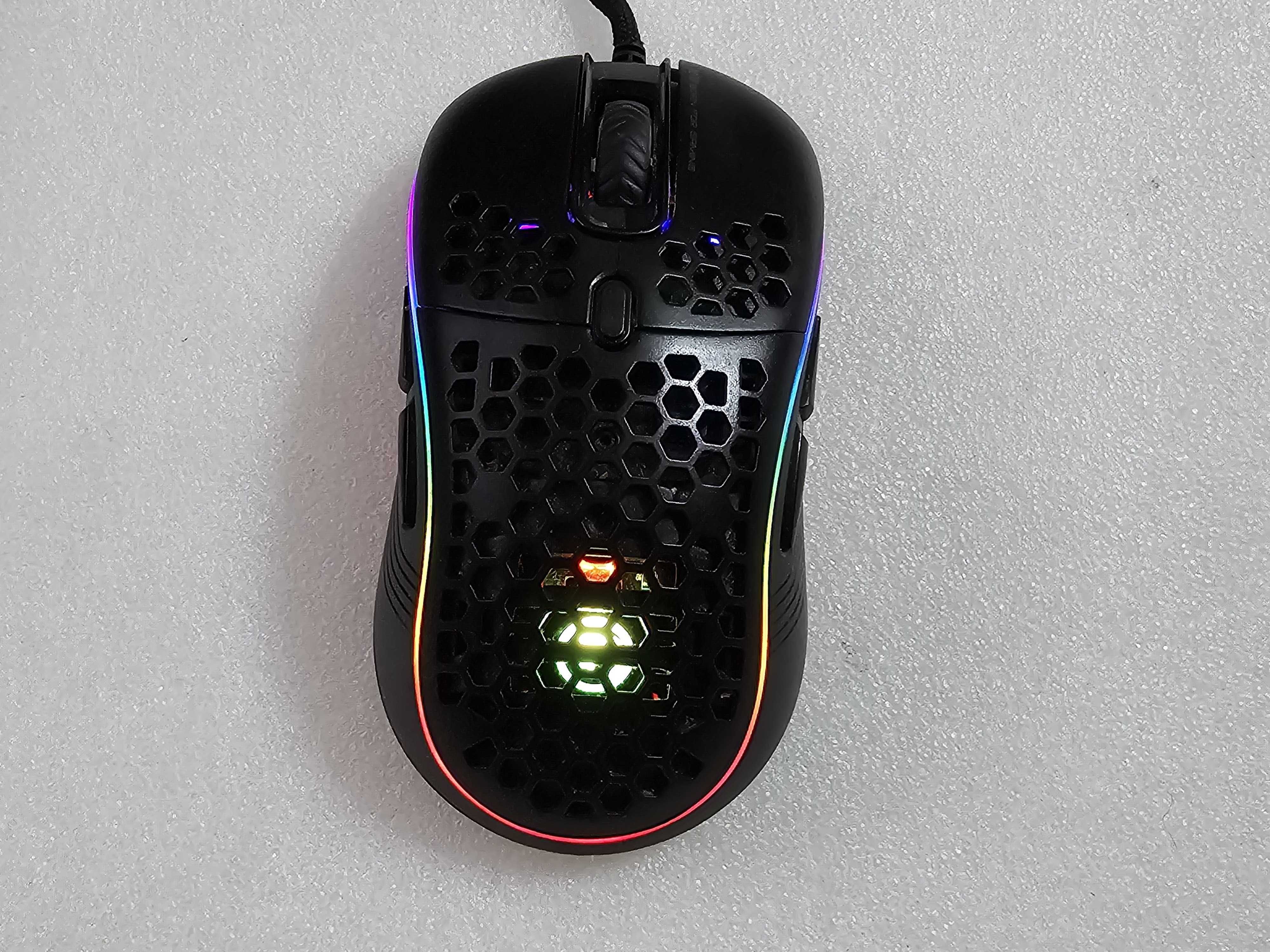 Mouse Marvo M518, 4800dpi, optic, USB cu fir, Negru - poze reale