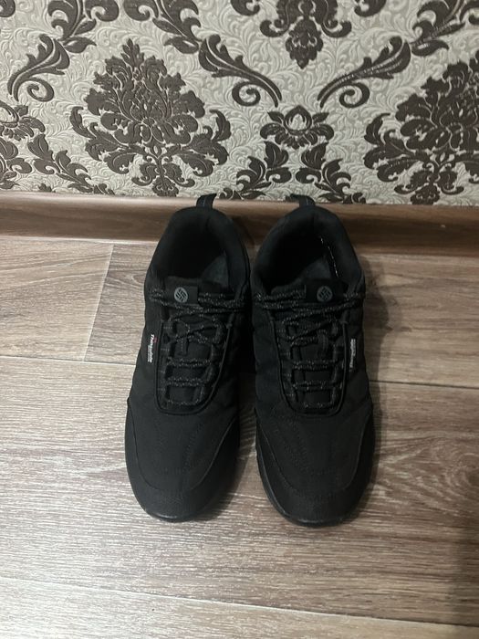 Продам термо кроссовки мужские