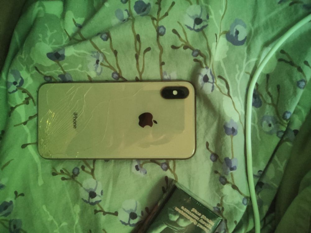 Продам Айфон xs