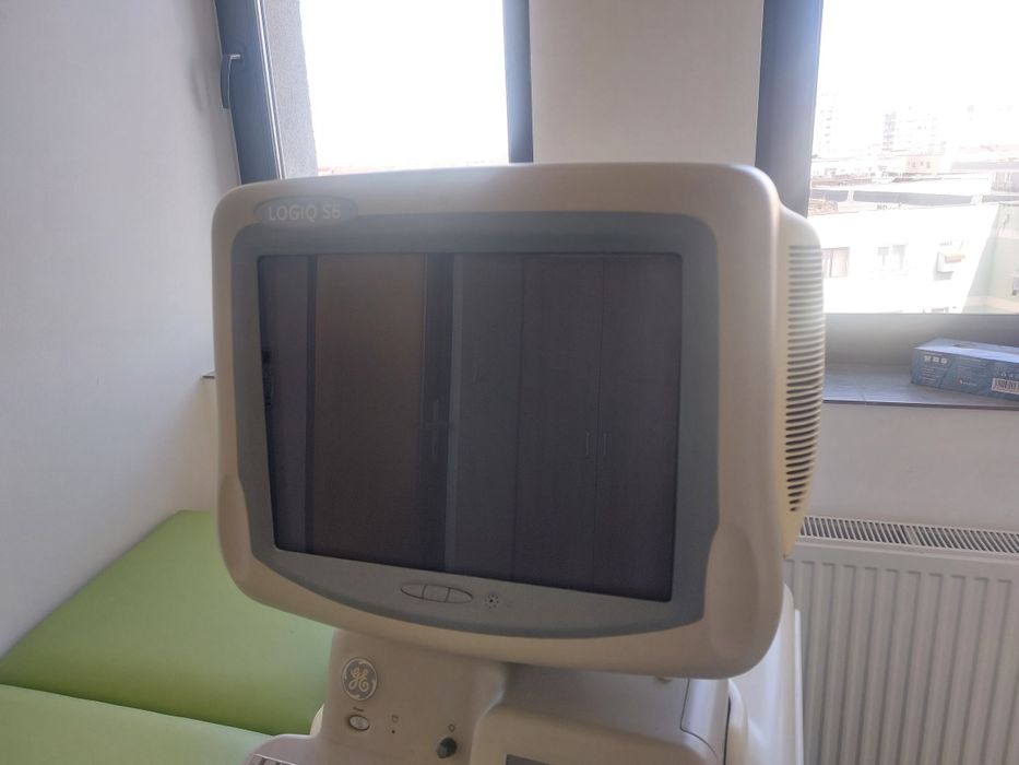 Vând Ecograf LogiqS6 stare bună, achiziționat din Germania, fără sonde