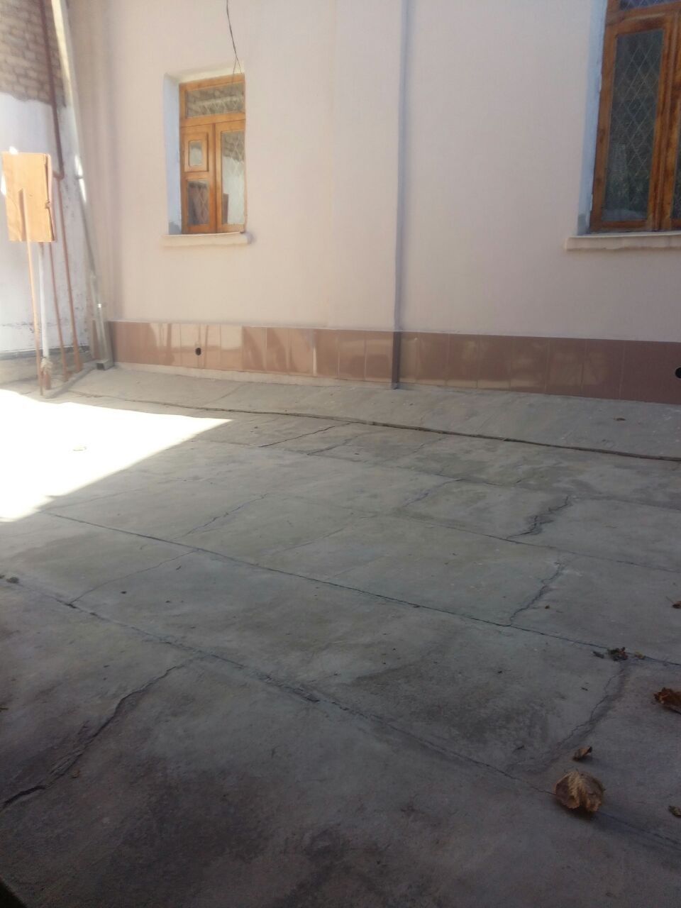 Продается  дом    в  центри  города    есть  дарога    можна  построит