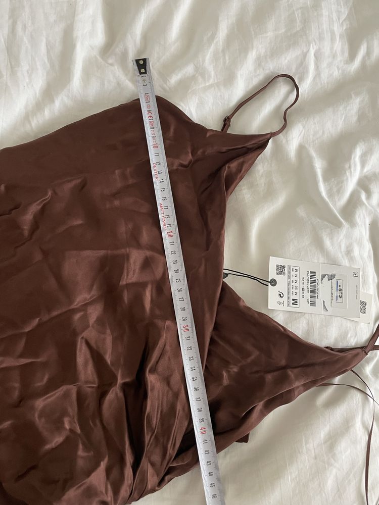 Rochie NOUA midi ZARA mocha mousse maro M satinata cu spatele gol