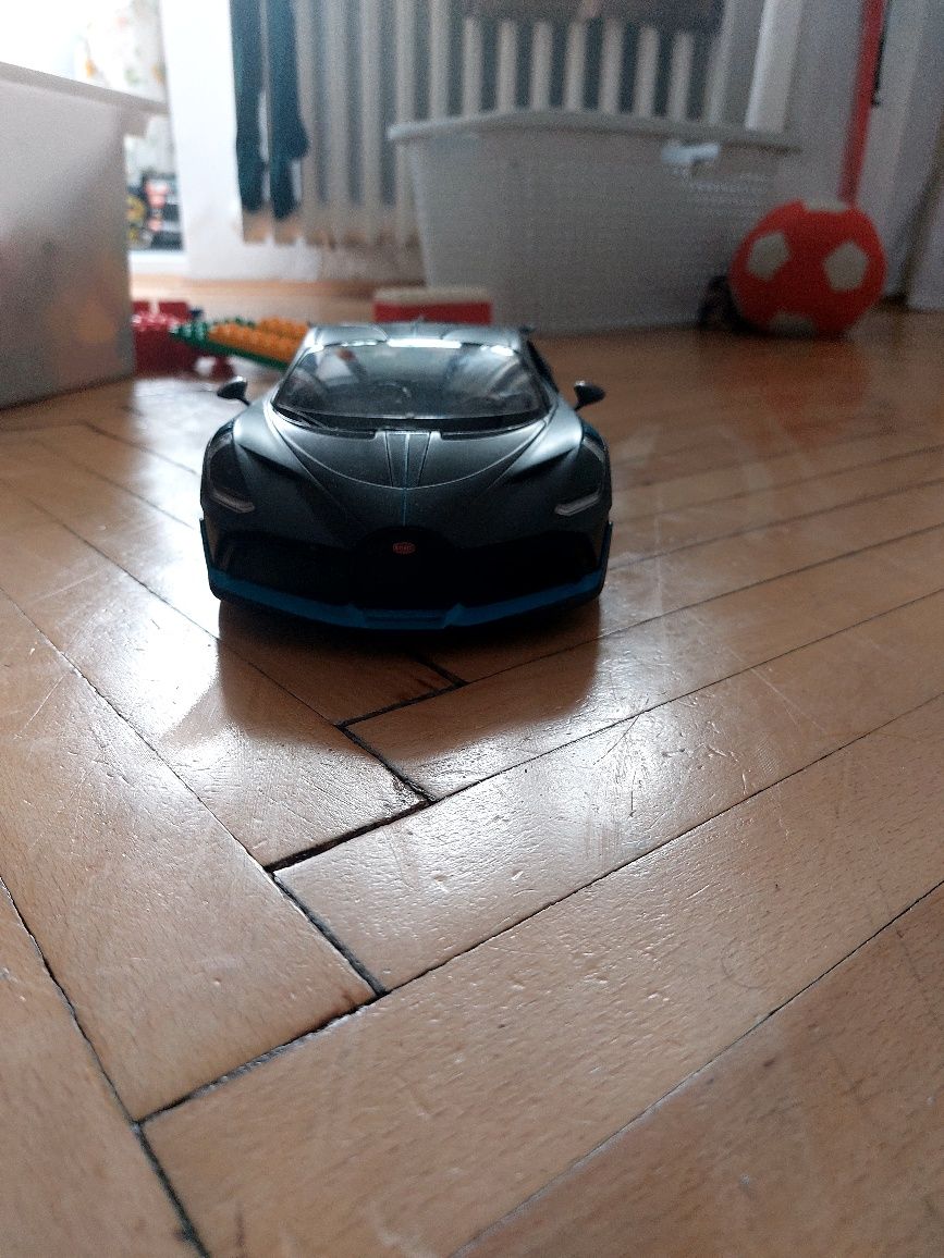 Masina bugatti divo