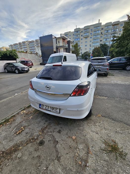 Vand Opel Astra H Cosmo - echipare top