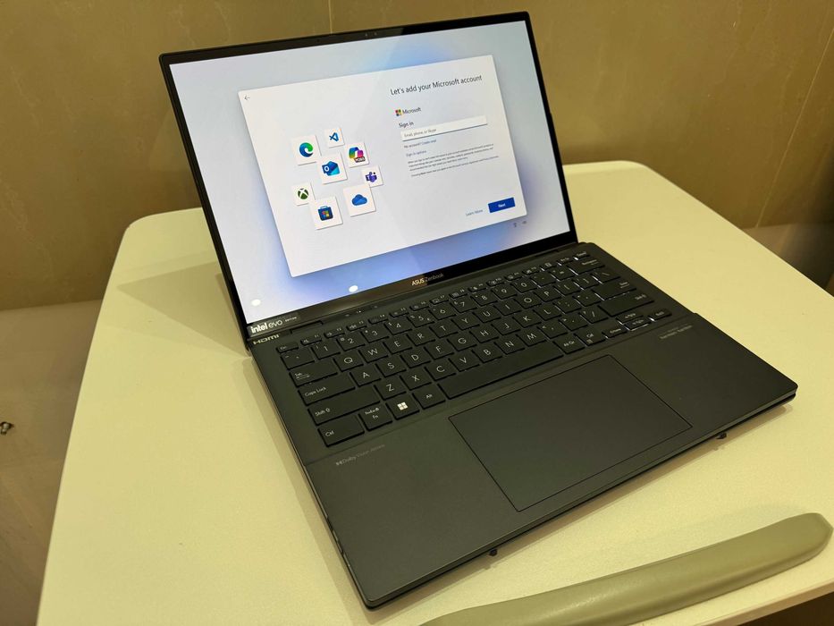 Laptop Asus ZenBook Duo 32GB Ultra 9 SSD 2TB GARANTIE