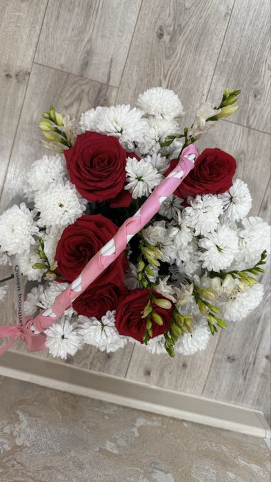 Корзина с цветами, состояние отличное